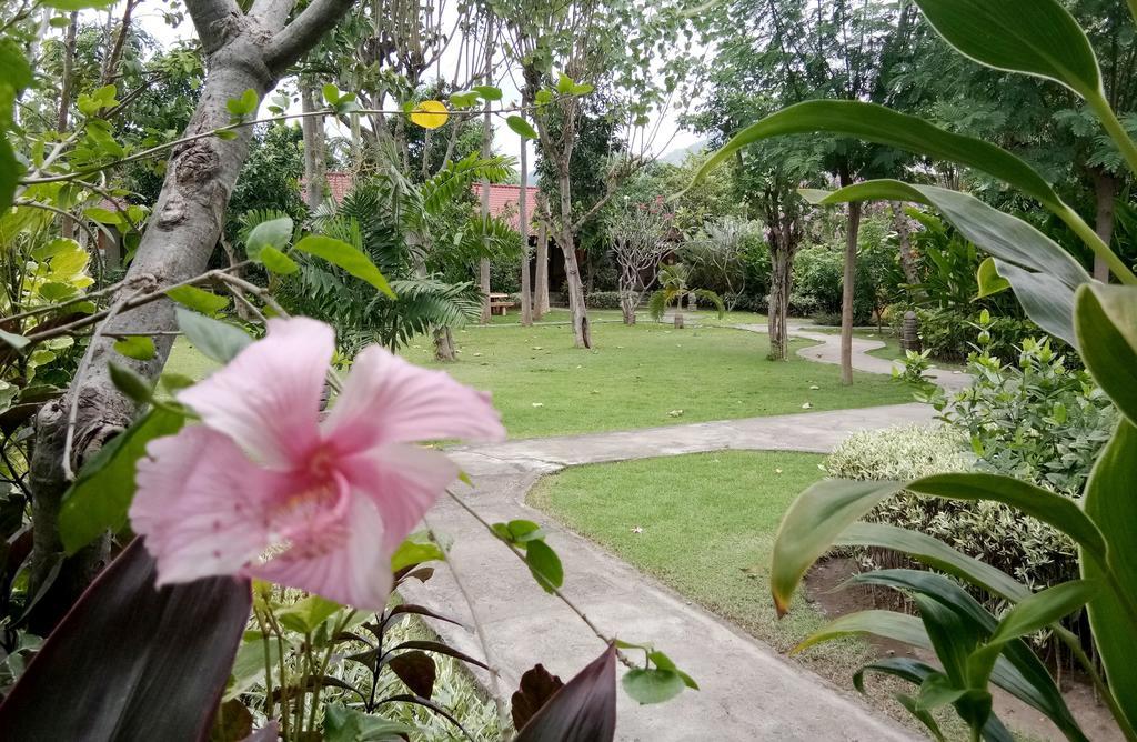 Van Karning Bungalow Pemuteran Екстериор снимка