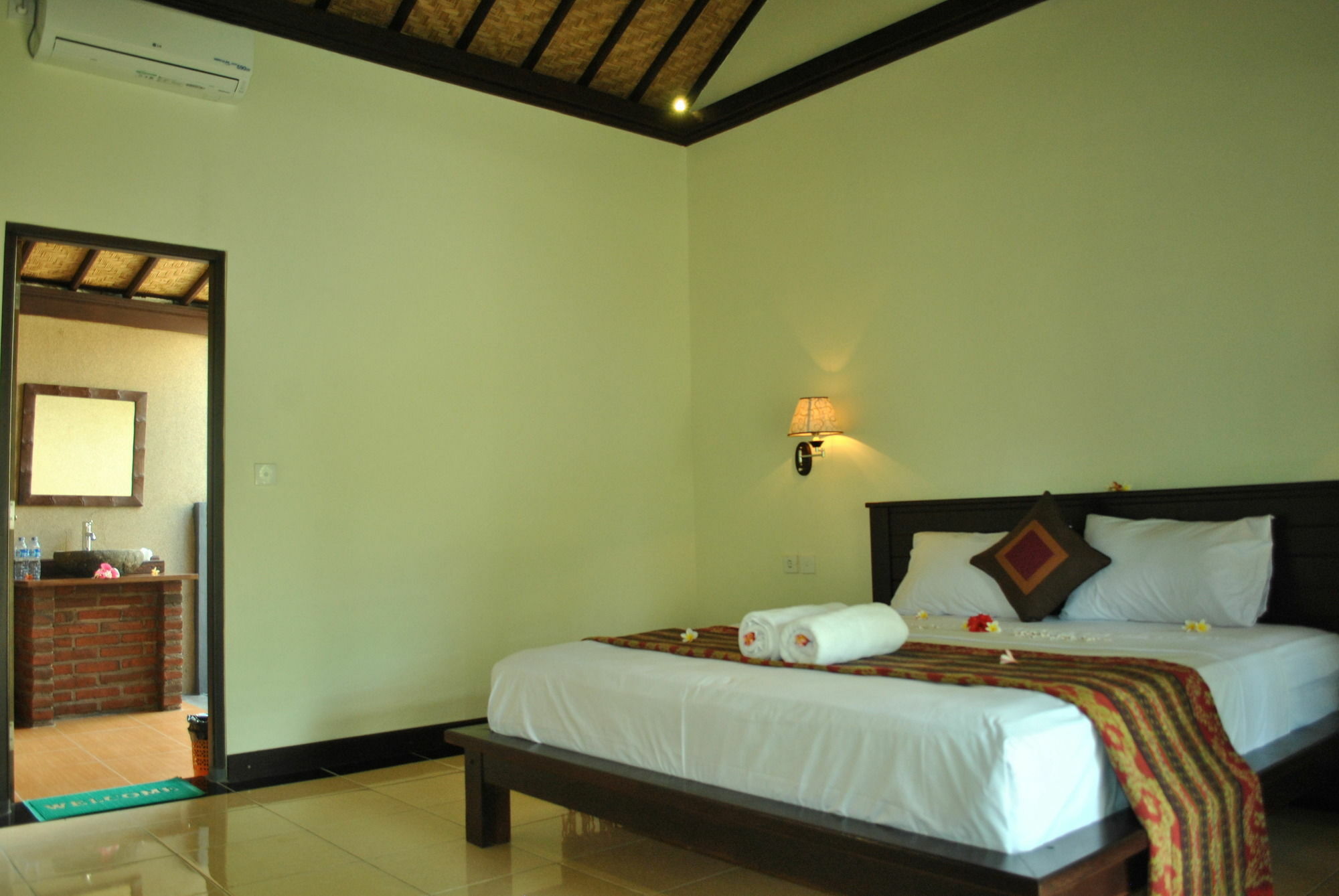 Van Karning Bungalow Pemuteran Екстериор снимка